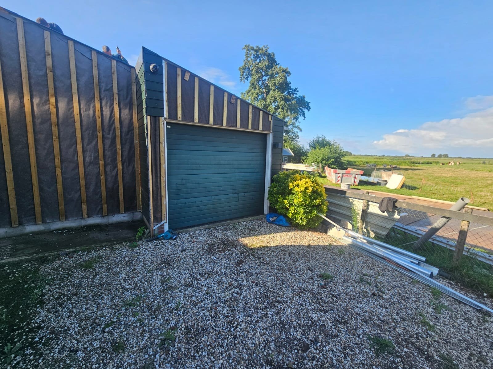 Elektrisch bedienbare garagedeur, Doe-het-zelf en Verbouw, Ophalen, Gebruikt, Garagedeur, 120 cm of meer