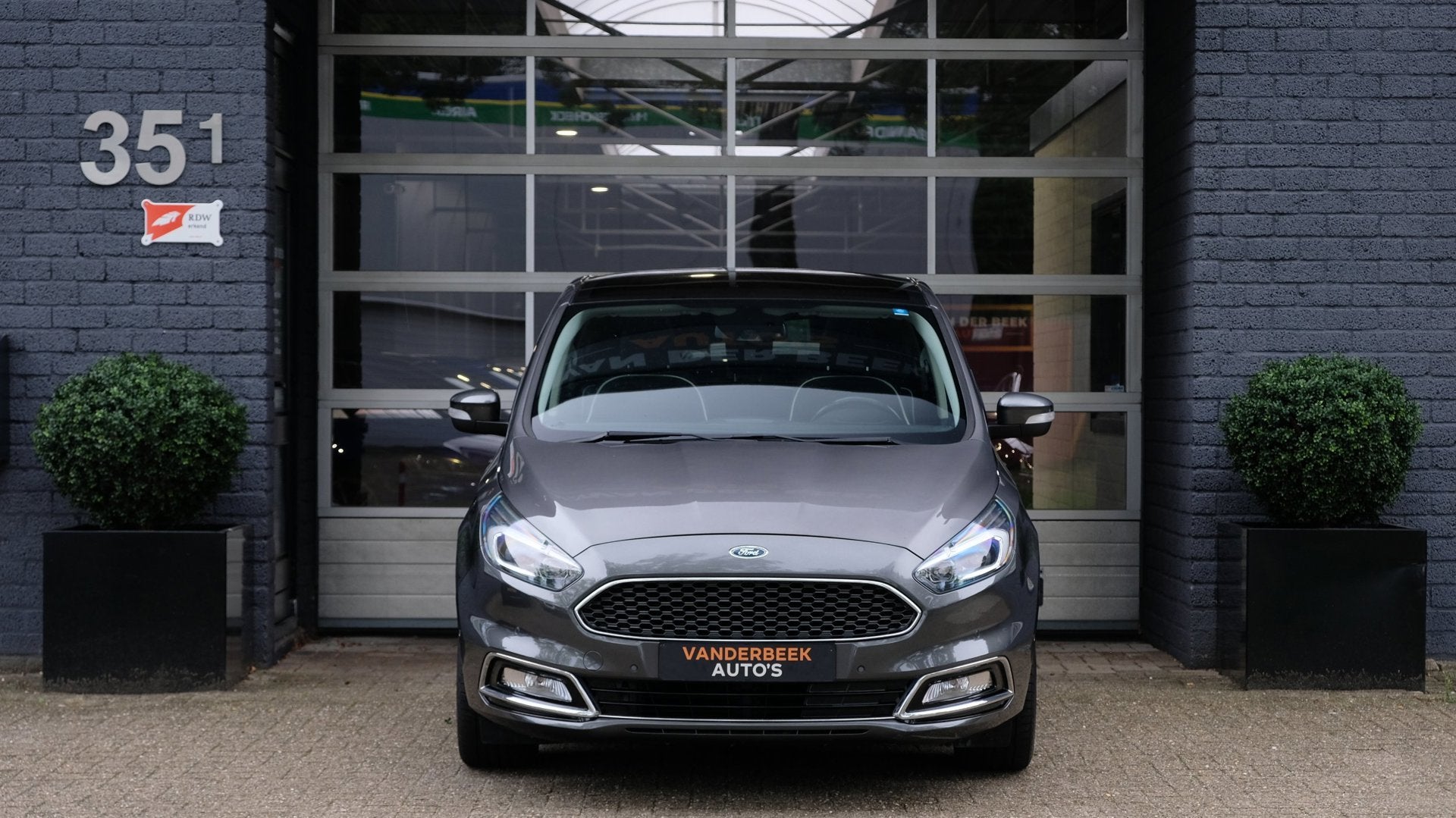 Ford S-Max 2.0 Vignale 240PK Carplay|Leder|Pano|Stoel verk /, Auto's, Dealer onderhouden, Gebruikt, Zwart, 4 cilinders