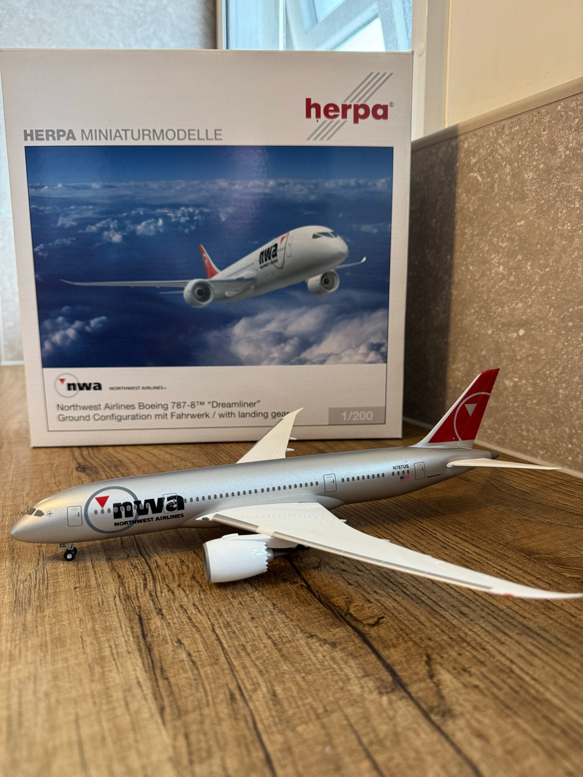 Herpa 1:200 Boeing 787-8 Dreamliner North West Airlines, Overige merken, 1:200 of kleiner, Ophalen of Verzenden, Zo goed als nieuw