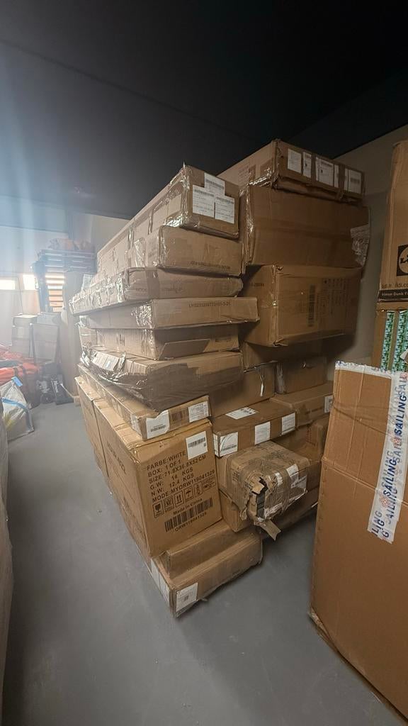 Nieuw woonmeubels per pallet, Doe-het-zelf en Verbouw, Kratten en Dozen, Zo goed als nieuw, Doos, 100 cm of meer, Minder dan 35 cm