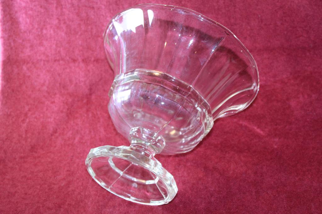 Grote Parfait schaal,  Schotel met Voetstuk, Schaal, Rond, Ophalen of Verzenden, Glas