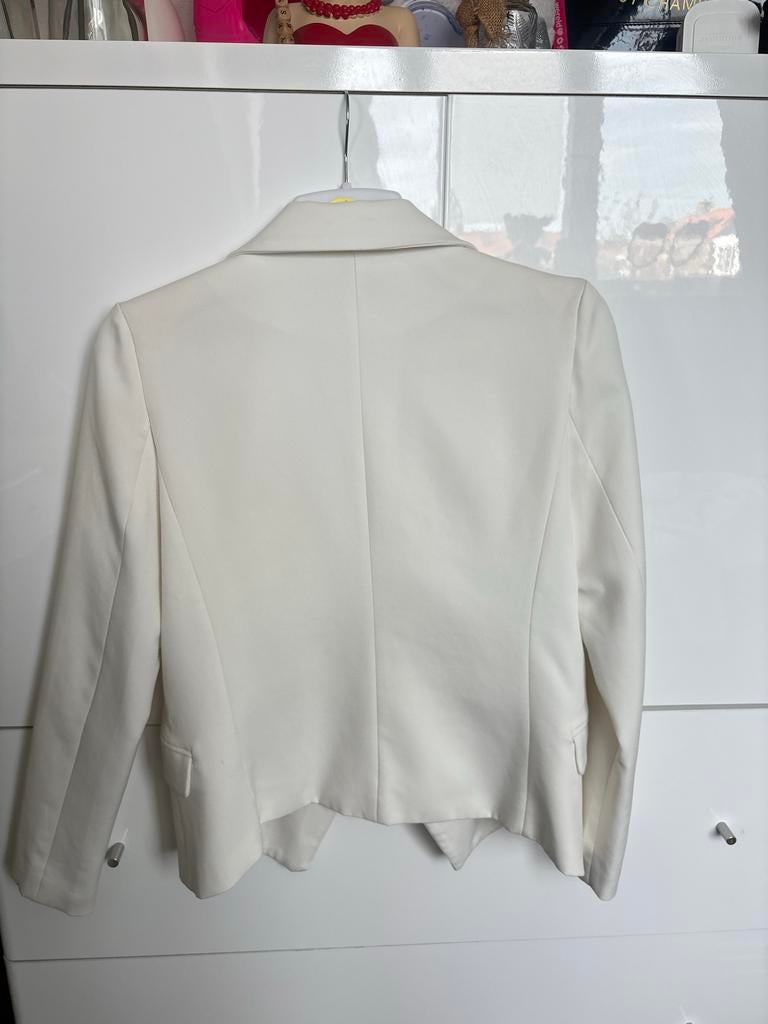 Lichtbeige blazer met gouden knopen, Maat 38/40 (M), Beige, Ophalen of Verzenden, Jasje