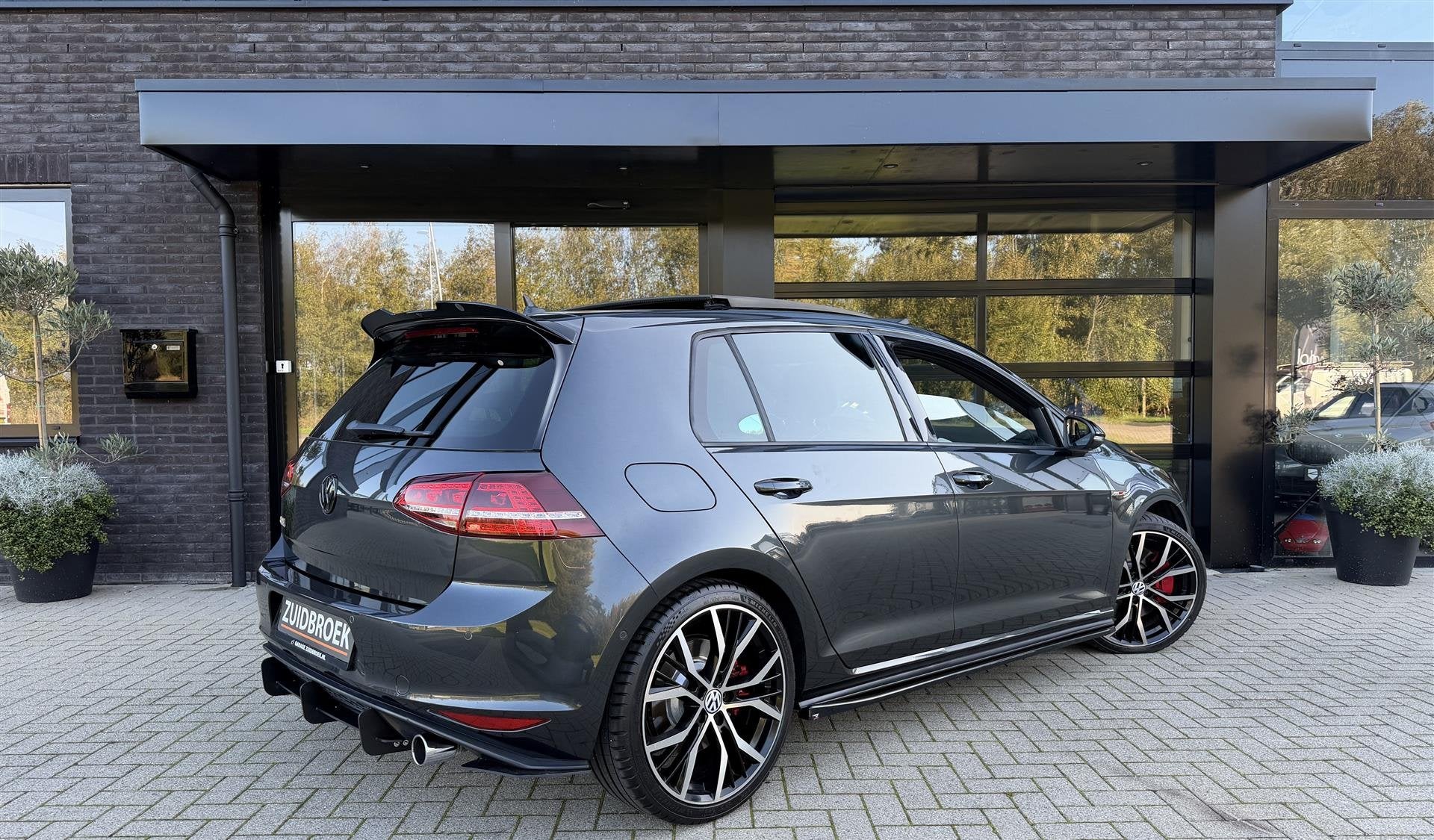 Volkswagen Golf 2.0 GTI DSG | Pano | Dynaudio | Maxton | Nav, Gebruikt, 4 cilinders, Bedrijf, Golf