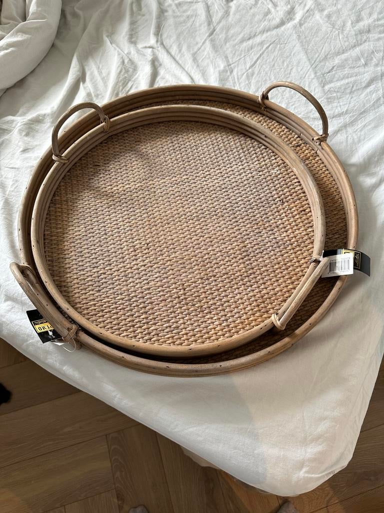 2 Nieuwe Grote Ronde Dienbladen van PMT - Rotan Look, Huis en Inrichting, Ophalen of Verzenden, Nieuw, Rond, Overige materialen