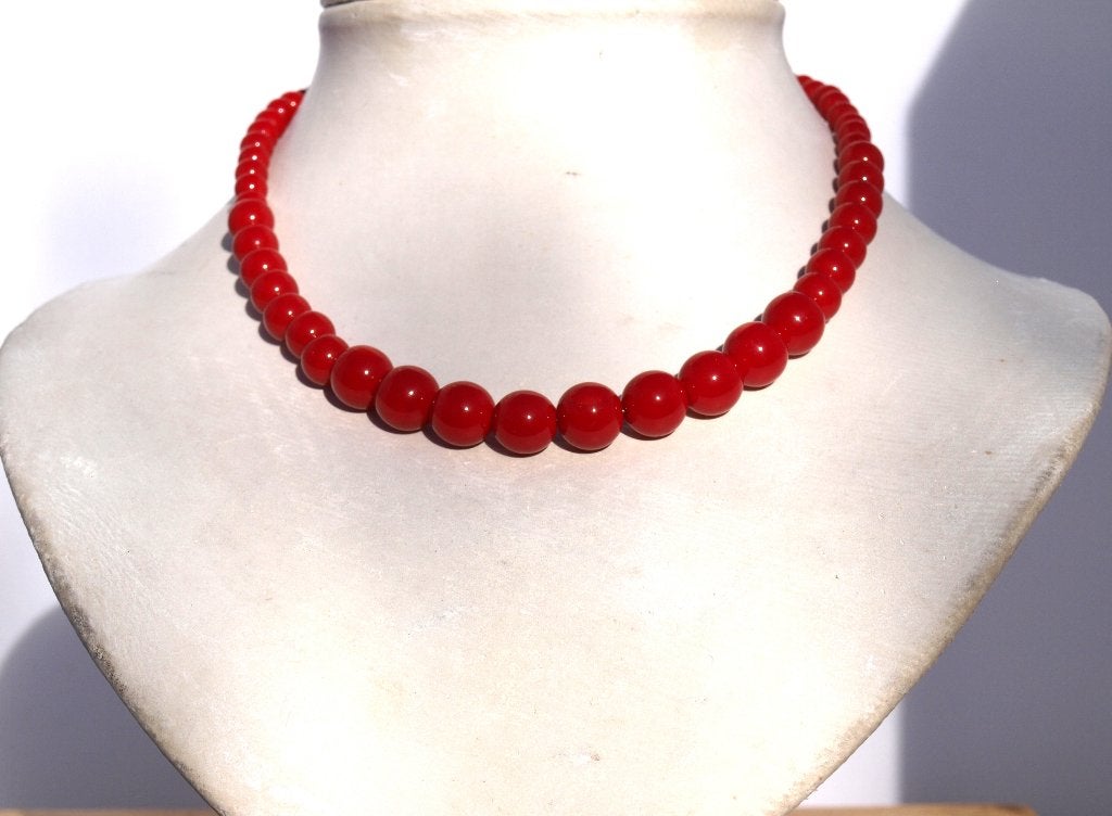 Prachtige roodkoraal  ketting met goudkleurige  sluiting, Ophalen of Verzenden, Nieuw, Rood, Steen of Mineraal