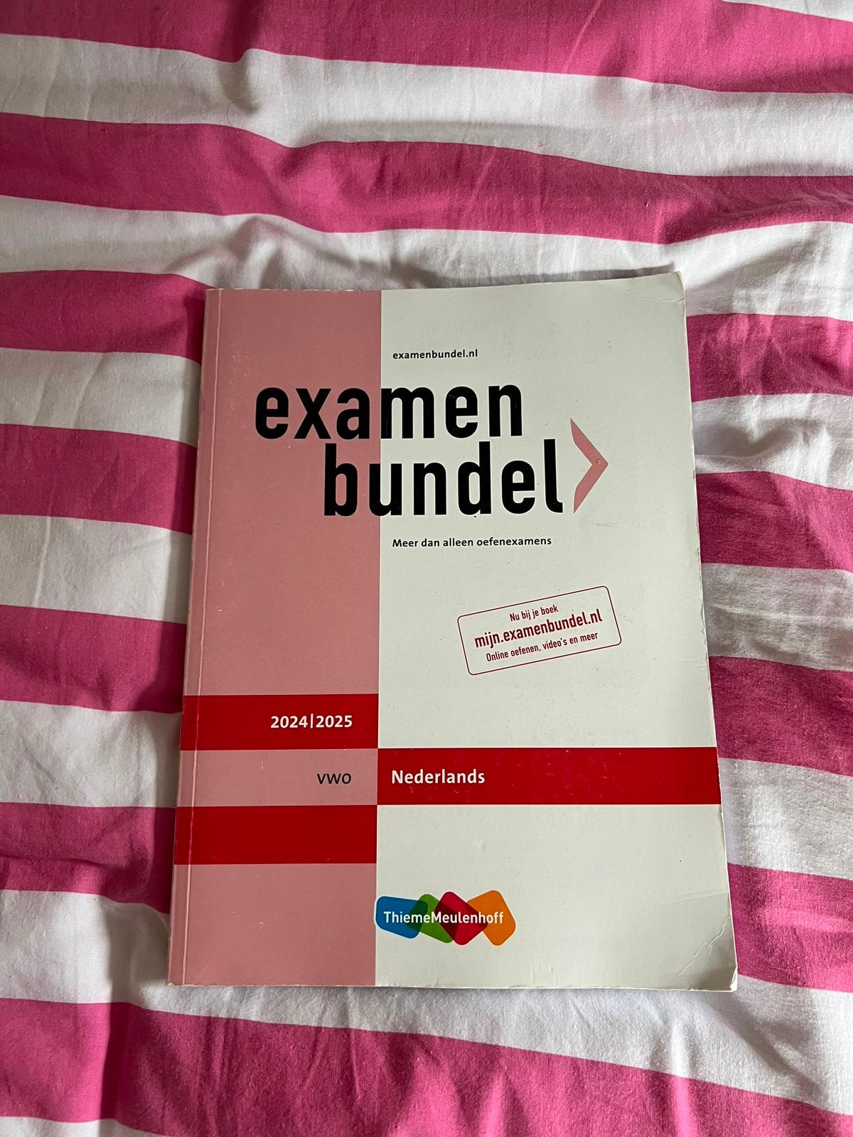 Examenboek Nederlands, VWO, 2024-2025, Ophalen, Zo goed als nieuw, VWO, Nederlands