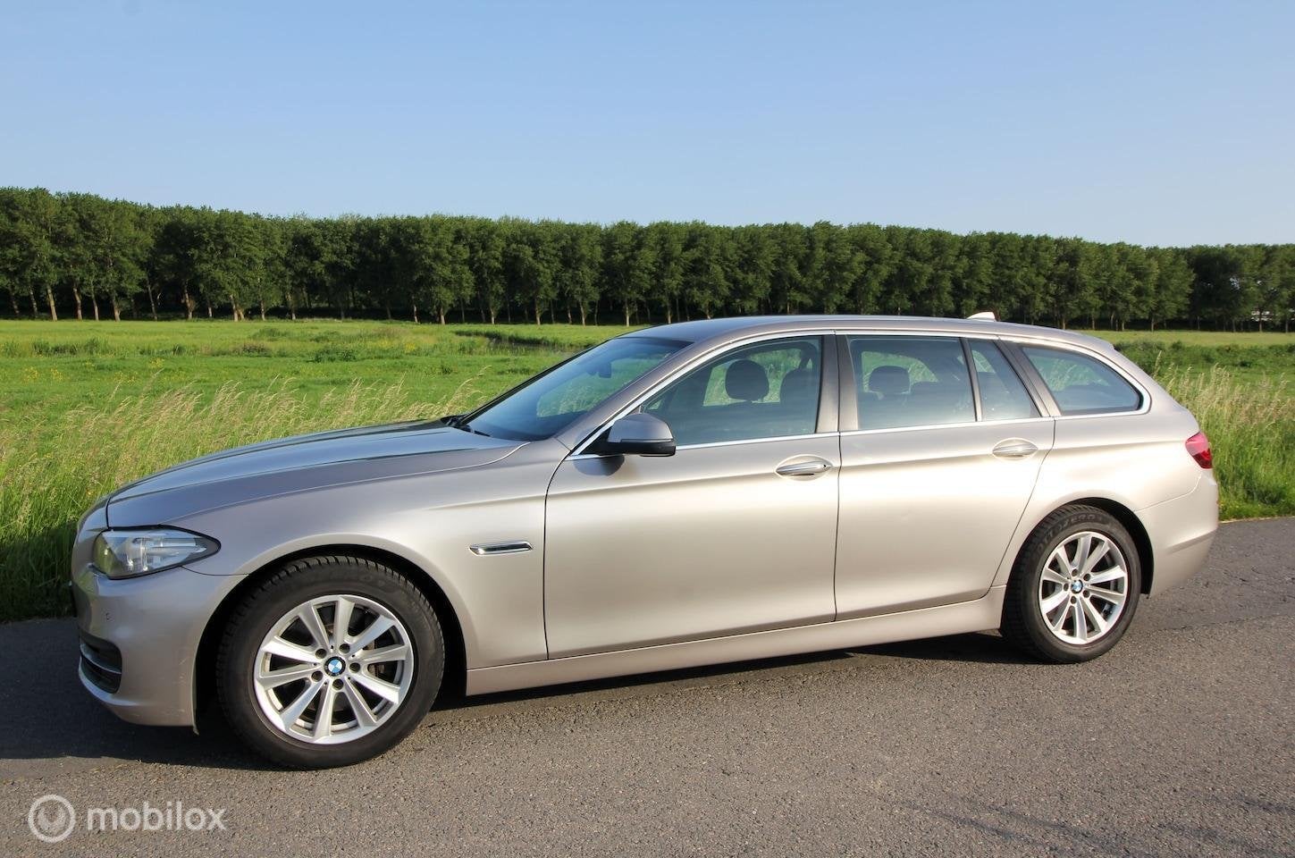 BMW 5-serie Touring 528i Executive F11 245pk Handgeschakeld, Auto's, BMW, Achterwielaandrijving, Gebruikt, Euro 6, 4 cilinders