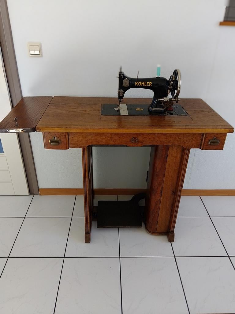 Naaimachine Kohler in originele eiken kast, 93x47 cm., Ophalen of Verzenden