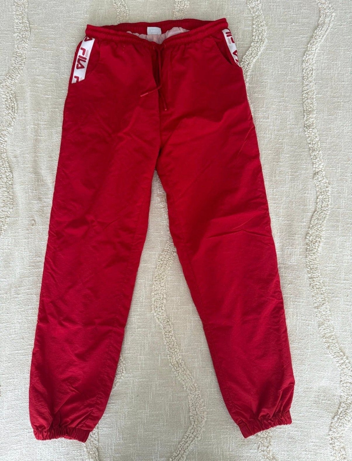 Fila rode trainingsbroek met logo op de zijkant, Lang, Gedragen, Rood, Ophalen