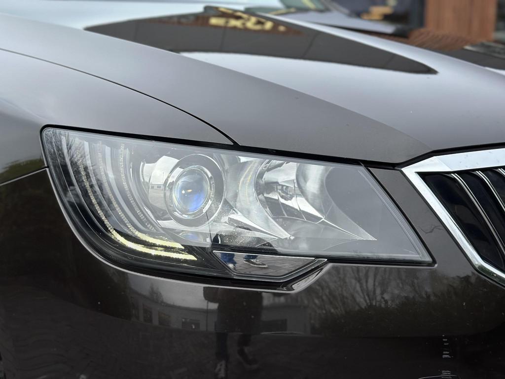 Skoda Superb Combi 1.6 TDI Sprint Pro Alcantara Xenon Naviga, Auto's, Skoda, Voorwielaandrijving, Gebruikt, Zwart, 4 cilinders