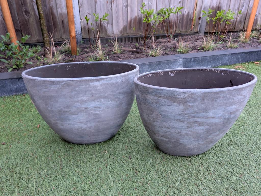 Set van 2 stijlvolle binnenpotten, Tuin en Terras, Bloempotten, Overige materialen, Binnen, Zo goed als nieuw, Minder dan 40 cm