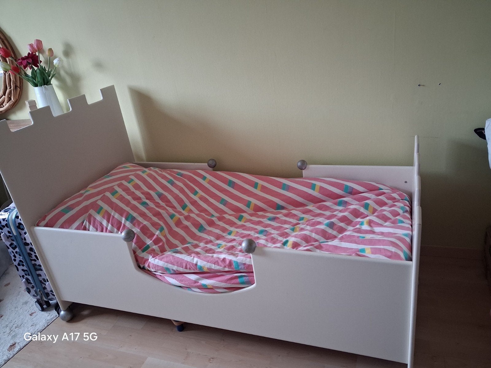 Peuterbed met matras - Gebruikt maar nog heel!, Ophalen, Gebruikt, Matras