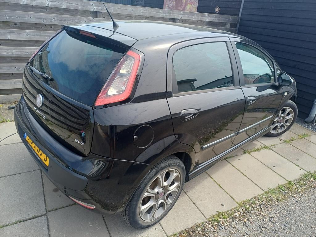 Fiat Punto 1.4 vevo / sport 5DR 2010 Zwart, Auto's, Fiat, Voorwielaandrijving, 40 €/maand, 4 cilinders, 400 kg