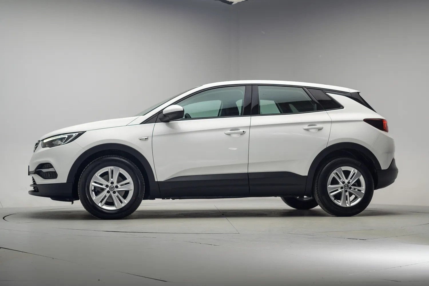 Opel Grandland X 1.2 Turbo Edition Aut. [ Apple/Android Navi, Auto's, Automaat, Gebruikt, 1295 kg, 1199 cc