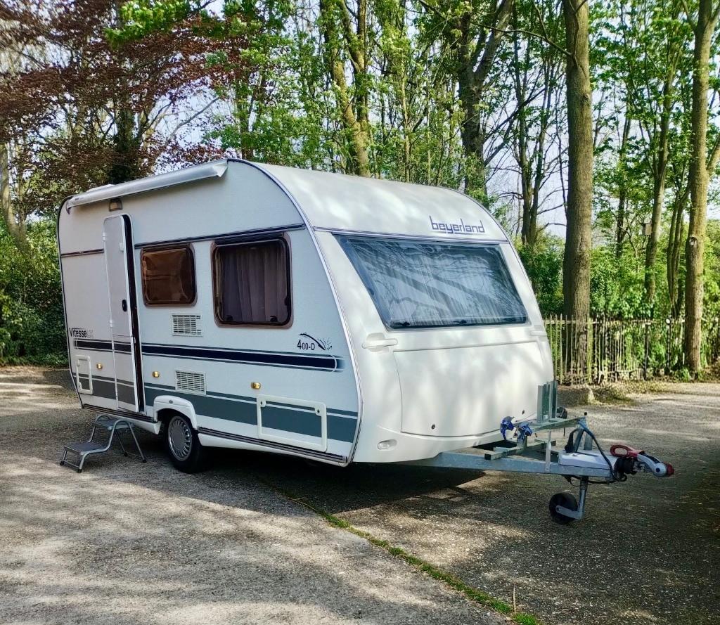 Zeer nette en mooie Beyerland Vitesse LX 400 D-caravan., Caravans en Kamperen, Luifel, Treinzit, 750 - 1000 kg, Particulier