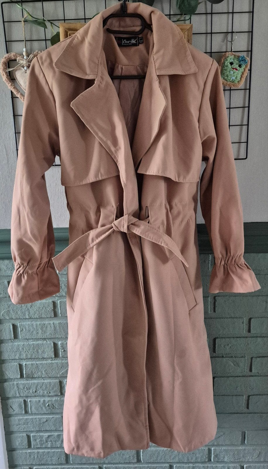 Oma-Lal Trenchcoat Maat M - Stijlvol en Tijdloos, Kleding | Dames, Maat 38/40 (M), Beige, Ophalen of Verzenden, Zo goed als nieuw
