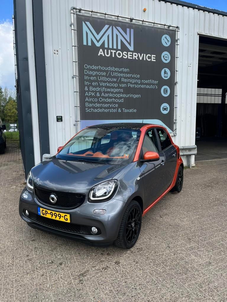 Smart ForFour 1.0 Turbo Edition 1 2015 Grijs/Oranje, Auto's, 4 stoelen, 23 km/l, Origineel Nederlands, Bedrijf