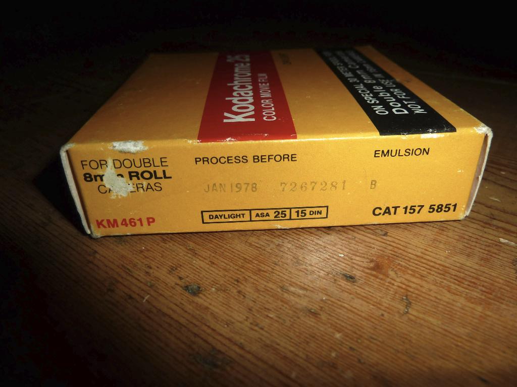 onbelichte 16mm film Kodachrome K449 30mtr --, Audio, Tv en Foto, Filmrollen, Ophalen of Verzenden, 16mm film