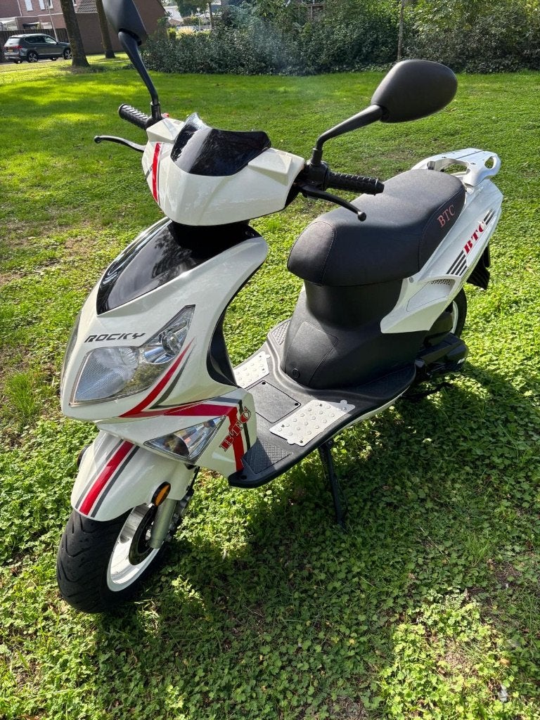 (Snor)scooter BTC SP2 Rocky, Fietsen en Brommers, Zo goed als nieuw, Benzine, Ophalen, Overige merken