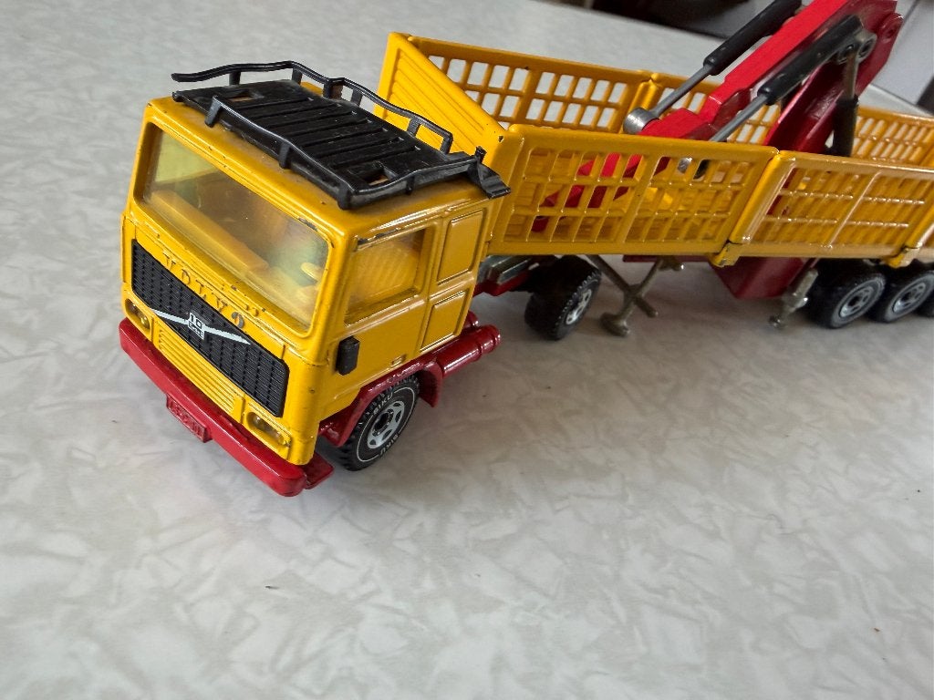 Siku 3415 Volvo F10 Turbo 6 stenenoplegger met kraan, Ophalen of Verzenden, Gebruikt, Bus of Vrachtwagen, SIKU