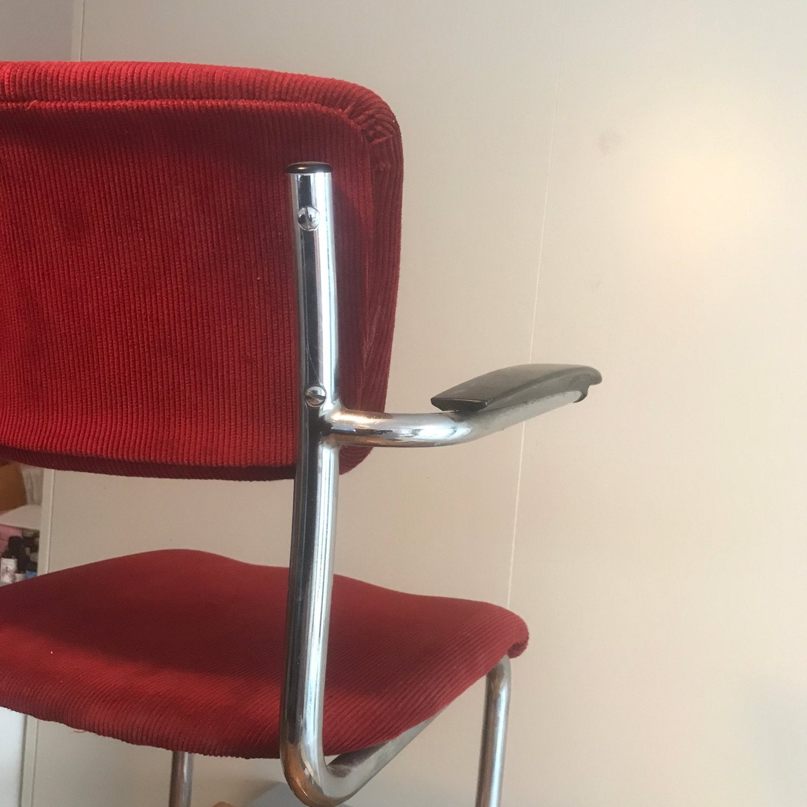 De wit 1017 stoel. Vijftiger jaren., Huis en Inrichting, Stoelen, Ophalen of Verzenden, Gebruikt, Rood, Eén
