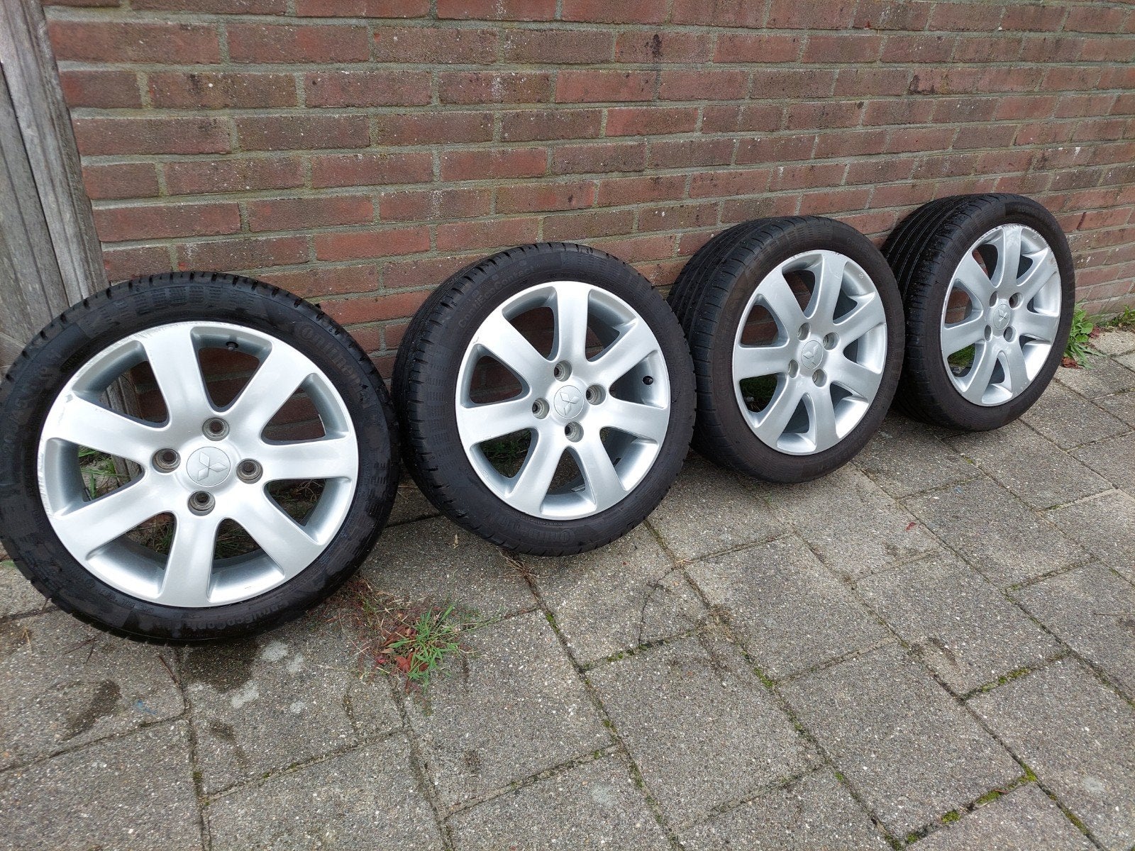 Mitsubishi Colt sportvelgen 205/45 /16, Auto-onderdelen, Ophalen, 16 inch, Banden en Velgen, 205 mm