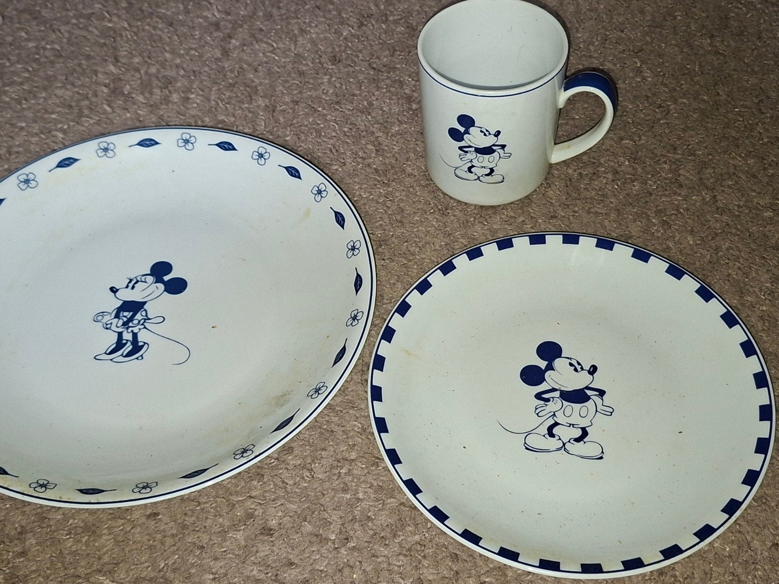 Mickey Mouse servies en Delftsblauwe schalen, Gebruikt, Overige merken, Keramiek, Ophalen of Verzenden