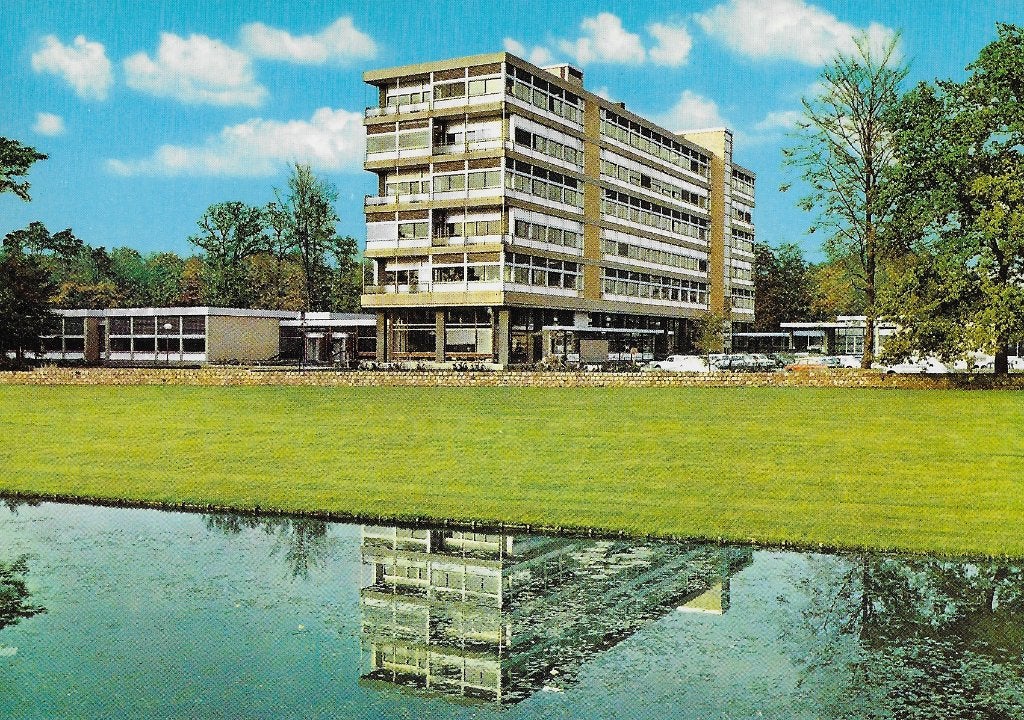 Drienerlo technische hogeschool gelopen ansichtkaart 1053, Ophalen of Verzenden, 1980 tot heden, Gelopen, Gelderland
