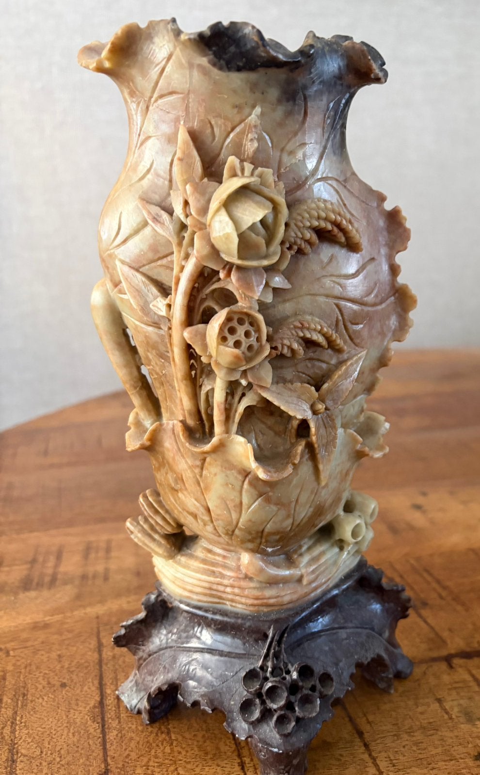 Vintage / Oriënt : Chinese lotusvaas jaren ‘50 - ‘60, Antiek en Kunst, Kunst | Niet-Westerse kunst, Steen/keramiek, Ophalen of Verzenden