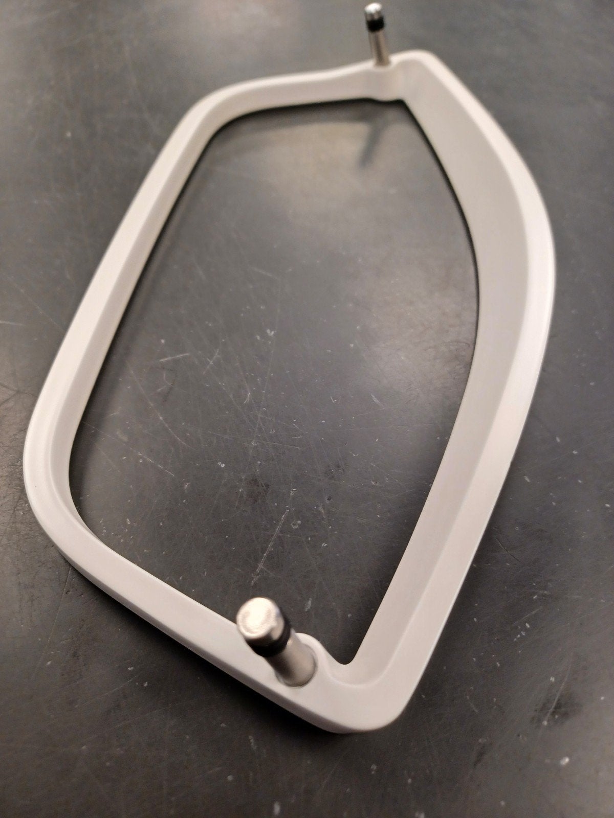 B&O BeoPlay A6 Vloerbevestiging Wit - PN: 1212425, Bang og Olufsen Allé 1, 7600 Struer, Denemarken, Zo goed als nieuw, Bang & Olufsen