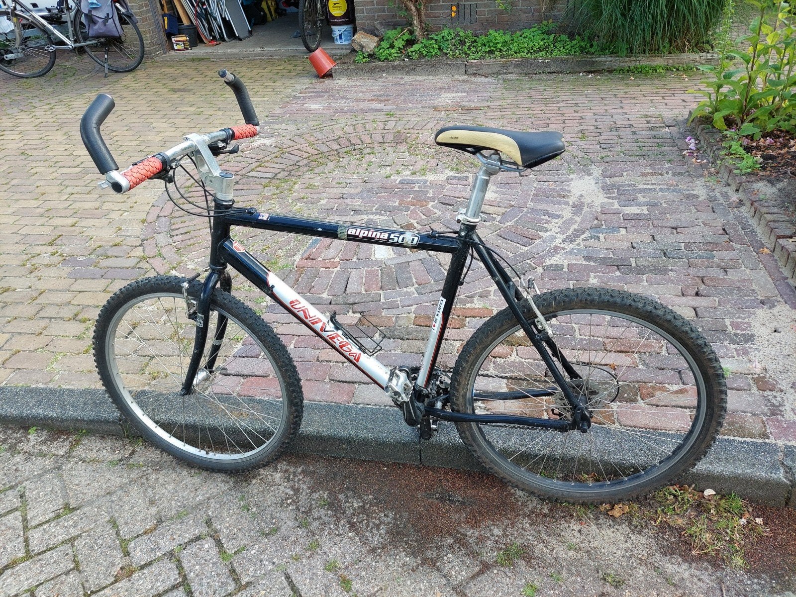 UNIVEGA ATB-/ mountainbike, 26 inch, Velgrem, Meer dan 20 versnellingen, Ophalen