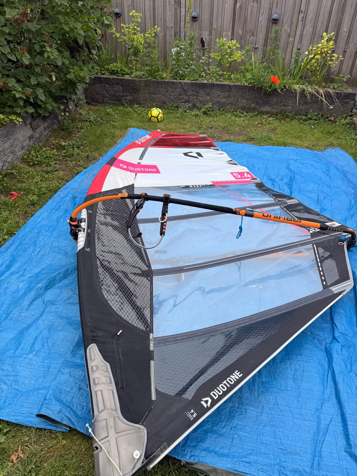 Duotone Warp 5.4m² 2019, Watersport en Boten, Windsurfen, Ophalen, Gebruikt, 5 tot 6.5 m², Zeil