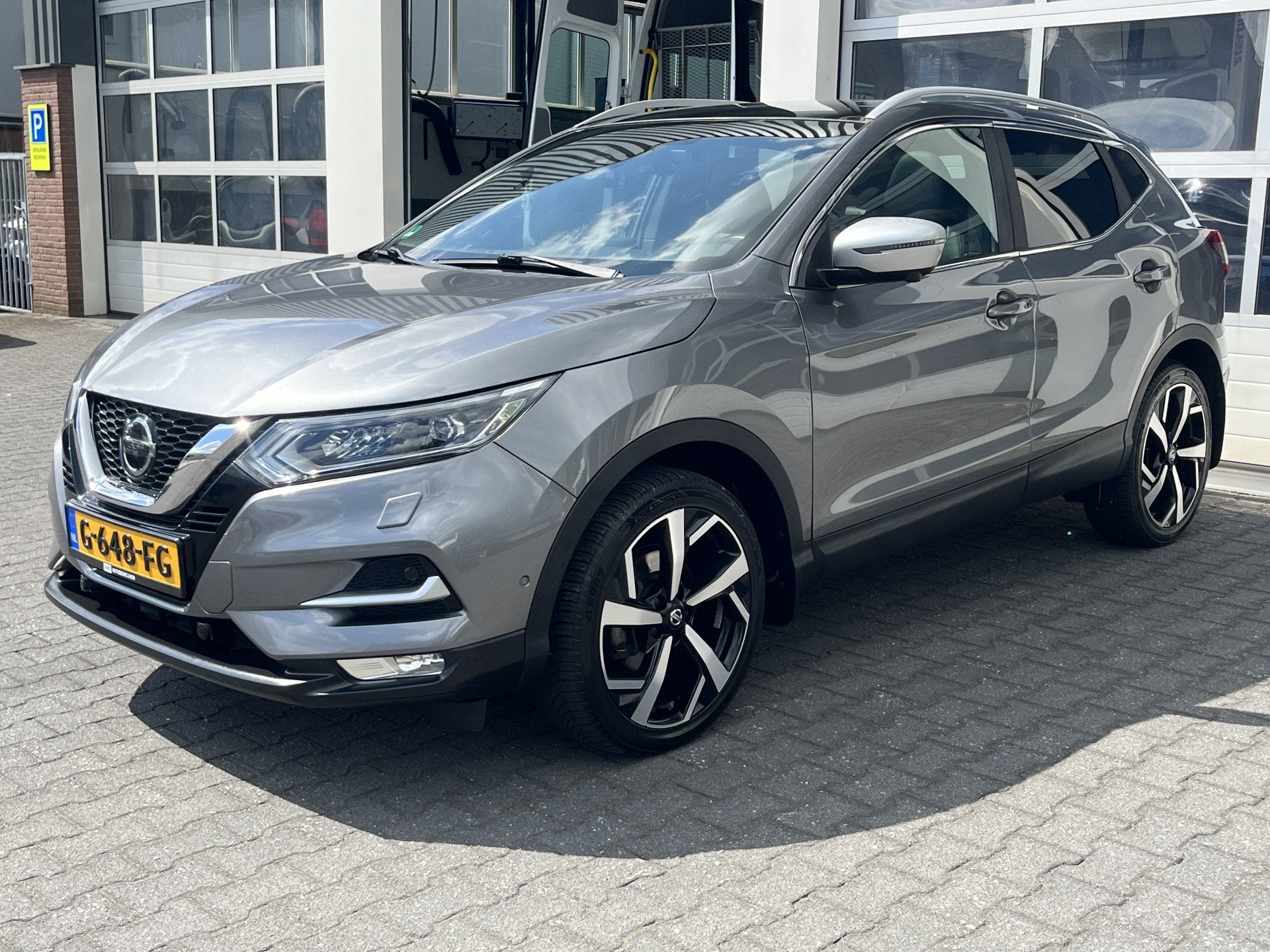 Nissan QASHQAI 1.3 DIG-T Tekna Airco Cruise controle Lederbe, Auto's, Voorwielaandrijving, 687 kg, Gebruikt, 4 cilinders