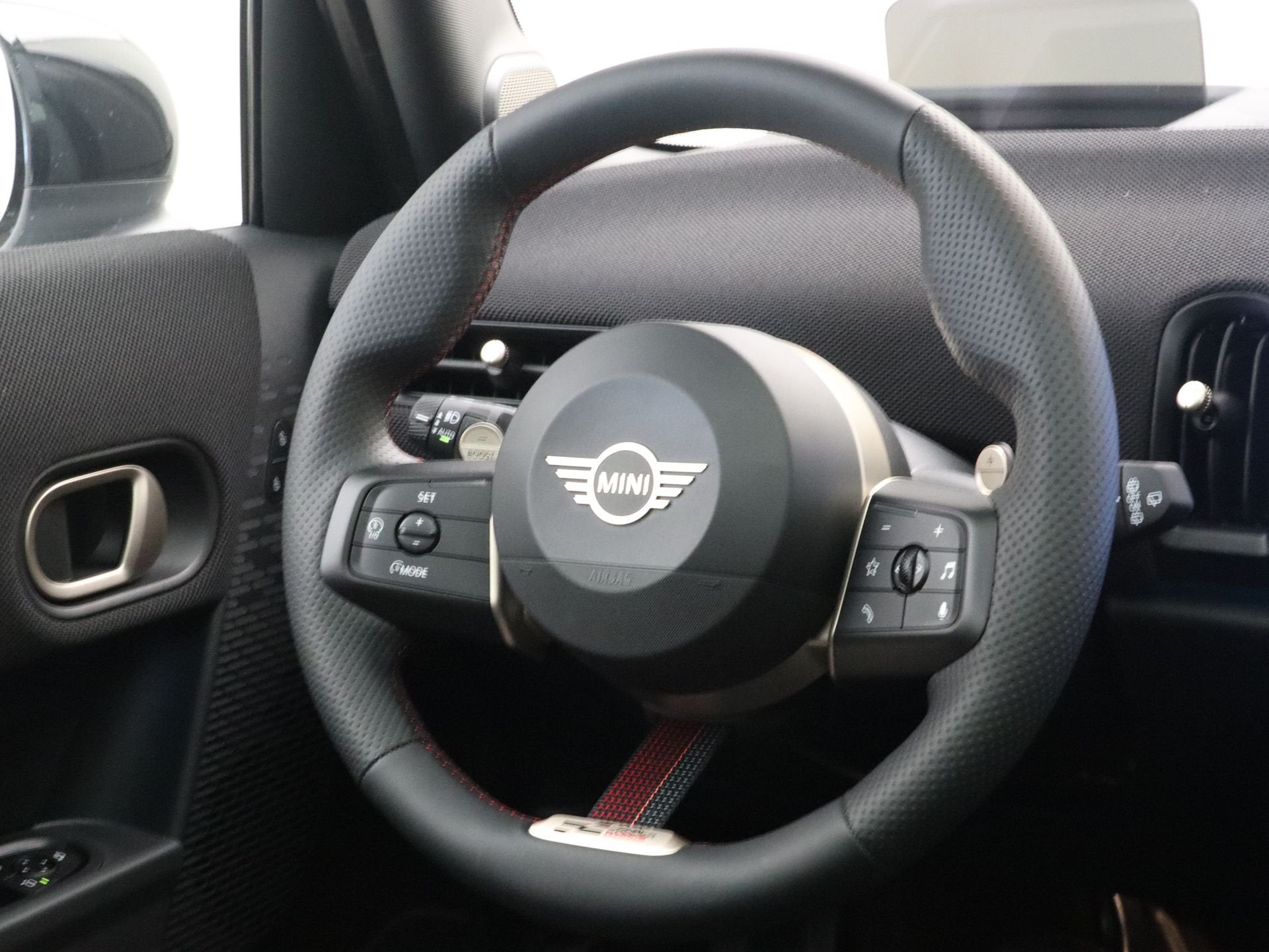 MINI 5-deurs Cooper C John Cooper Works Pakket XL (bj 2026), Dealer onderhouden, 156 pk, Met garantie (alle), Bedrijf