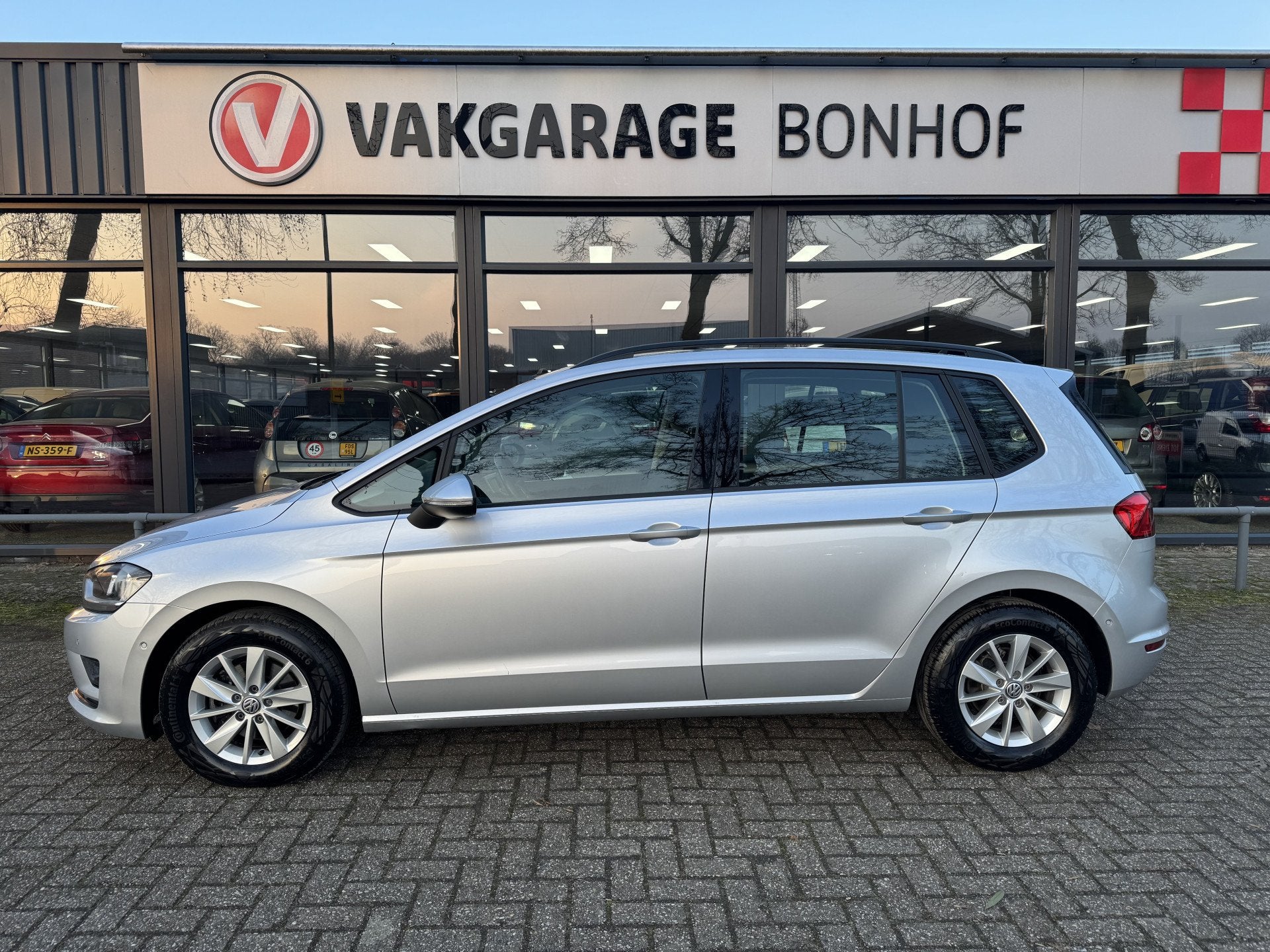 Volkswagen Golf Sportsvan 1.2 TSI Comfortline AUTOMAAT-CLIMA, Auto's, Volkswagen, Gebruikt, Euro 6, Bedrijf, 1300 kg
