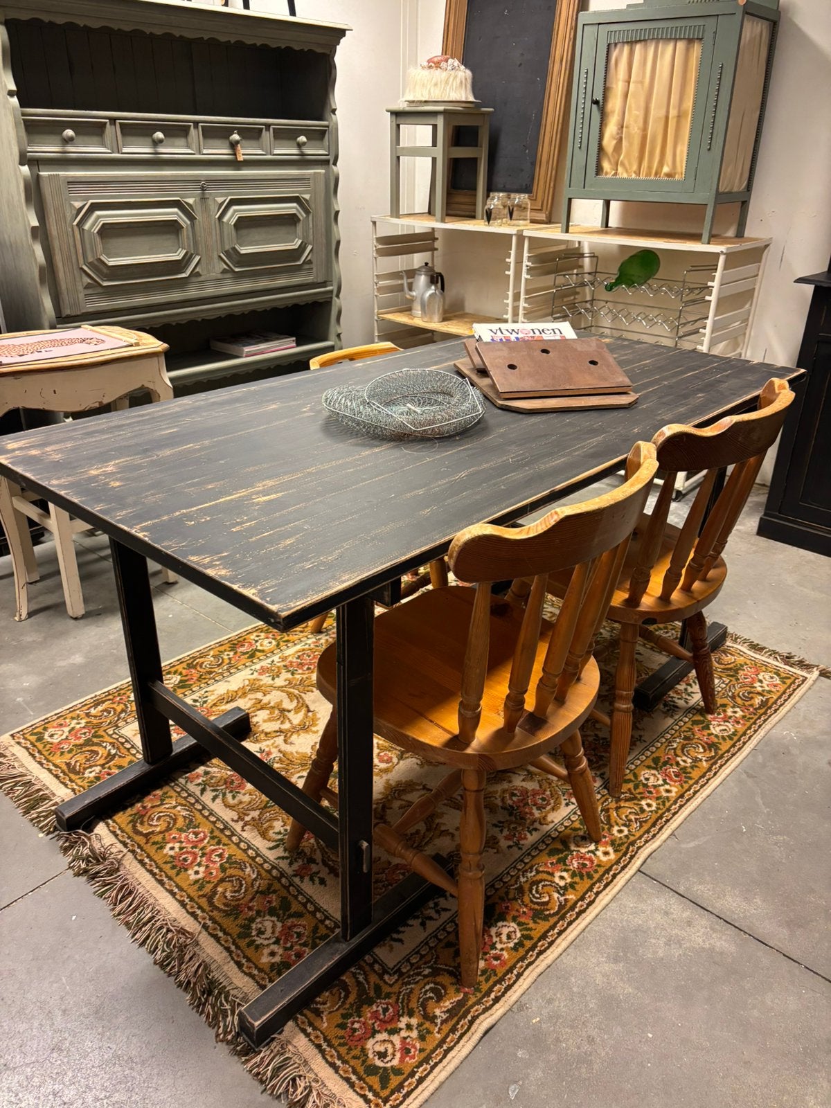 Industrieel brocante tafel / bureau, Huis en Inrichting, Studio Larilo, Zo goed als nieuw, 150 tot 200 cm, Vier personen