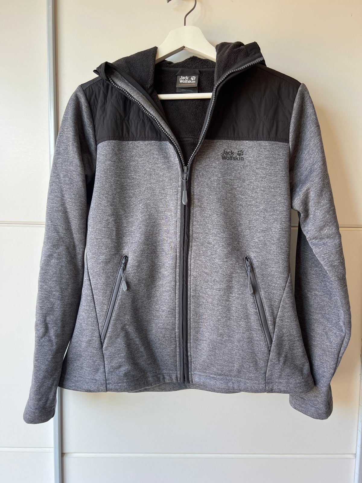 Jack Wolfskin fleecevest met capuchon - Maat M, Kleding | Dames, Jassen | Zomer, Ophalen of Verzenden, Zo goed als nieuw, Maat 38/40 (M)