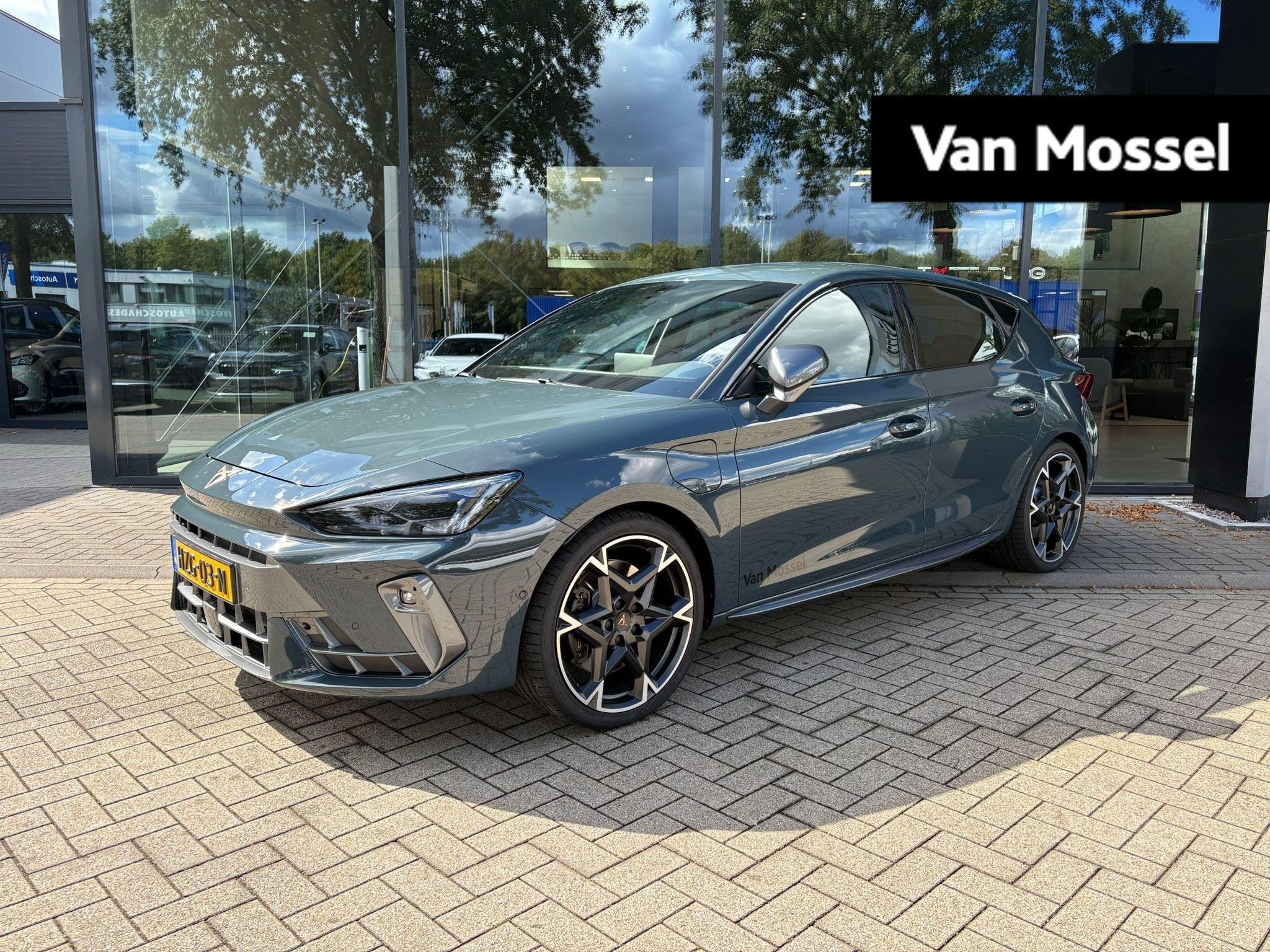 CUPRA Leon 1.5 TSI e-Hybrid VZ Performance 272PK | Navigatie