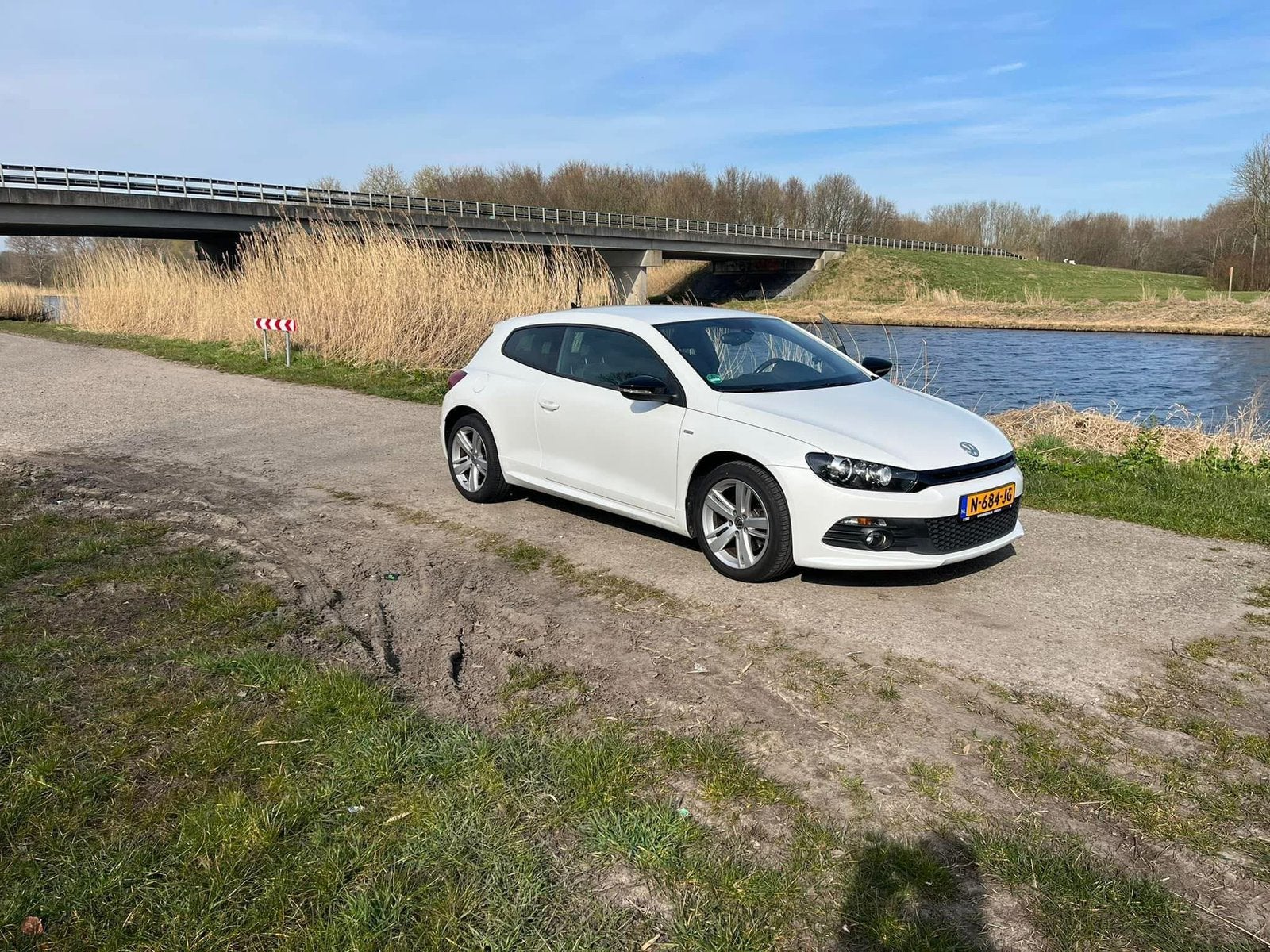 Volkswagen Scirocco 2.0 TSI 210 pk 2012 Wit, Auto's, Volkswagen, Voorwielaandrijving, Stof, 1273 kg, 4 cilinders