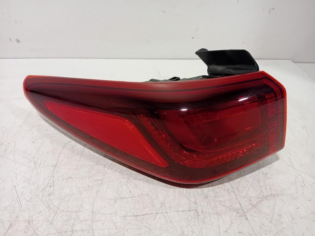 Achterlicht links buiten Hyundai Kona, Onderdelen@venauto.nl, Van der Ven Autorecycling B.V., Gebruikt, Ettenseweg 76, 4706 PB Roosendaal, The Netherlands