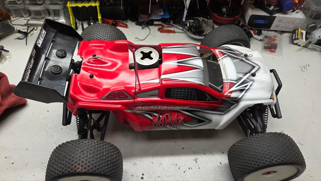 Te koop leuke robitronic, Hobby en Vrije tijd, Gebruikt, Auto offroad, Ophalen of Verzenden, Schaal 1:8
