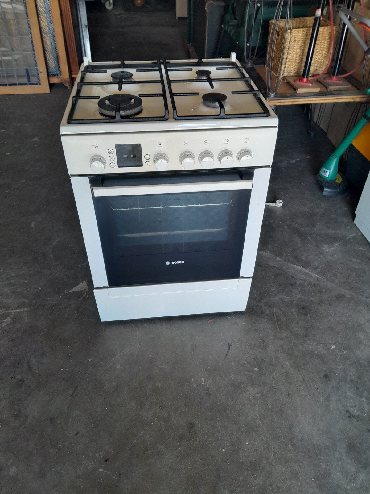 Bosch gasfornuis., Ophalen, Hete lucht, 4 kookzones, Zo goed als nieuw