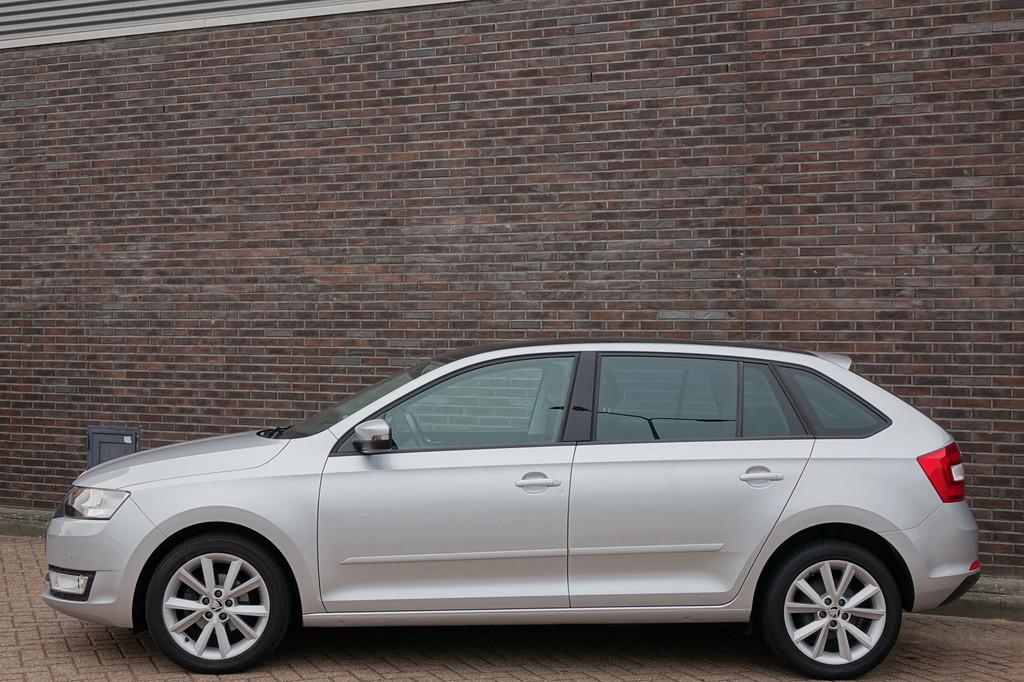 Skoda Rapid Spaceback 1.2 TSI Greentech JOY Automaat, naviga, Gebruikt, Euro 6, 4 cilinders, 49 €/maand