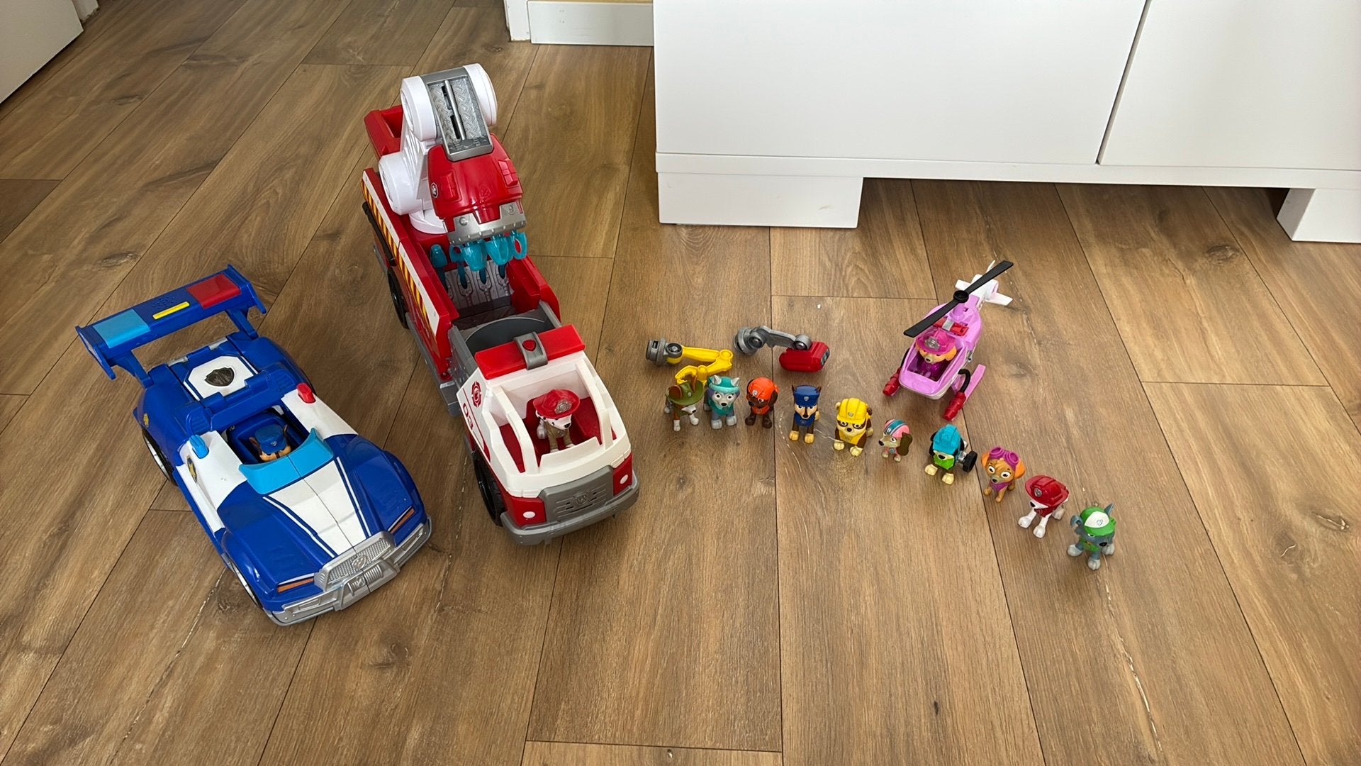 Paw patrol voertuigen en pups, Kinderen en Baby's, Speelgoed | Speelgoedvoertuigen, Ophalen, Zo goed als nieuw