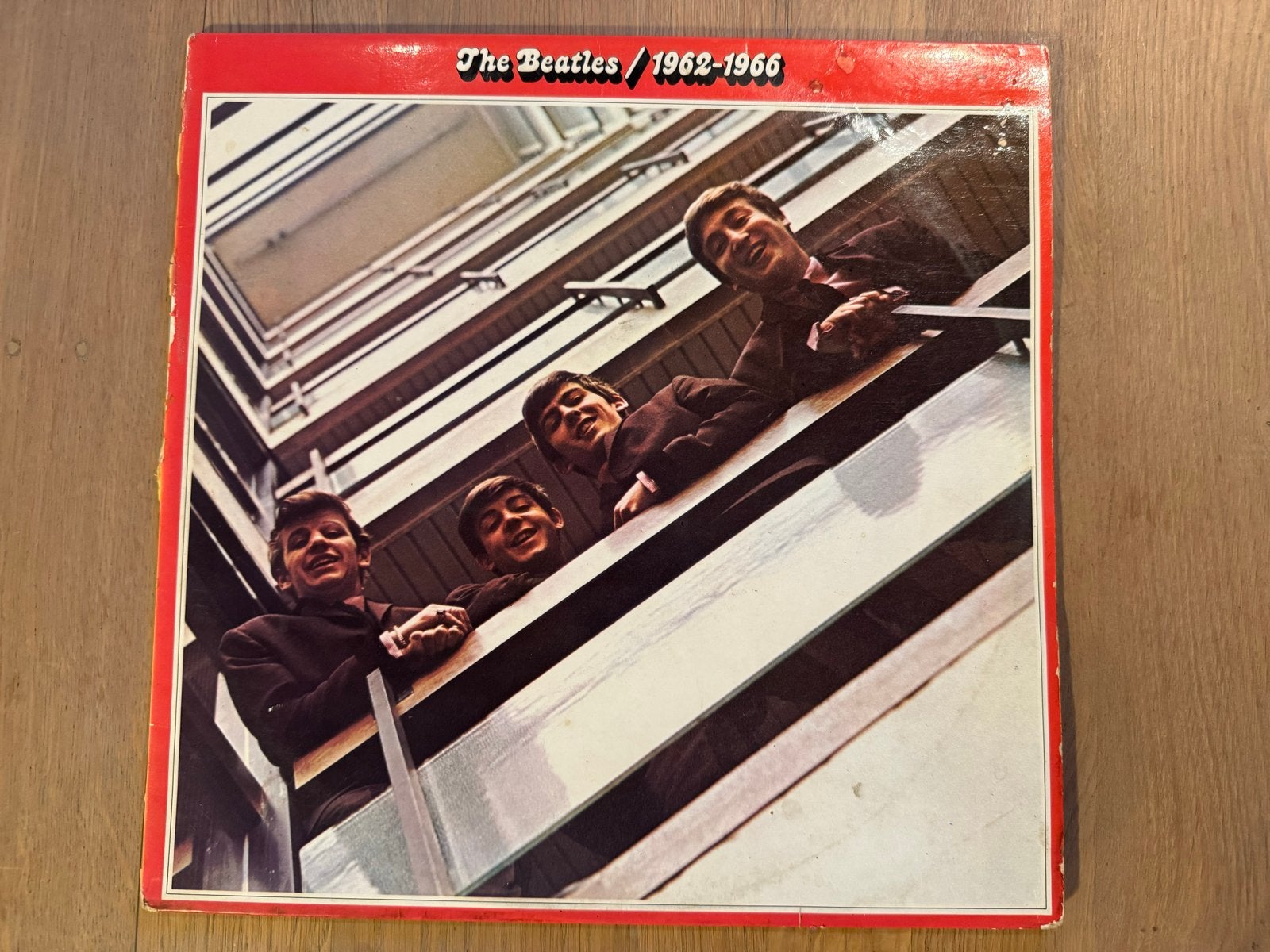 The Beatles - 1962-1966 (Red Album) LP - Goede staat, Cd's en Dvd's, Vinyl | Pop, Rock, Gebruikt, Ophalen of Verzenden, Complilatie