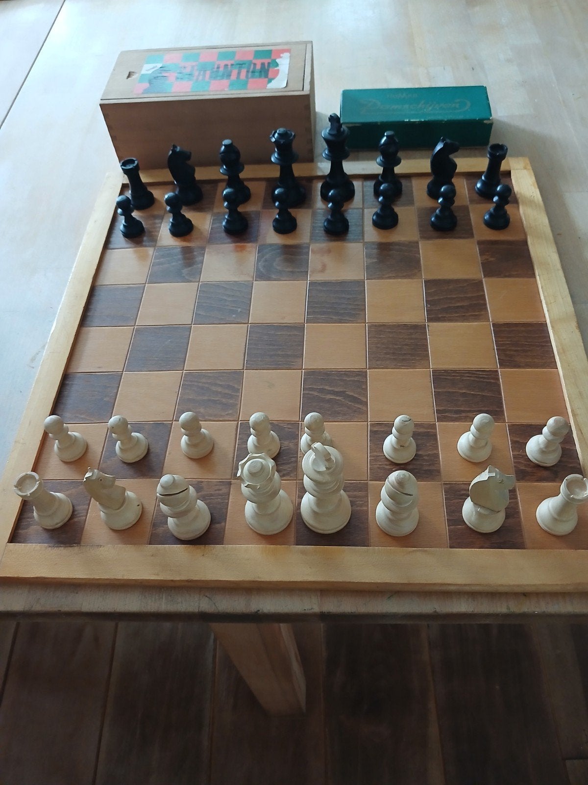 schaak/ dambord met toebehoren, Hobby en Vrije tijd, Gezelschapsspellen | Bordspellen, Ophalen of Verzenden