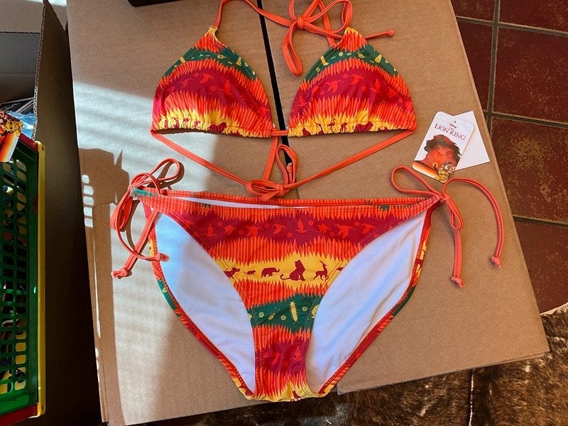 Mooie bikini van de Lion King Maat M , L, XL Zie foto,s, Mooie bikini van de lion king maat m ,l, xl per setje 15 euro zie foto,s