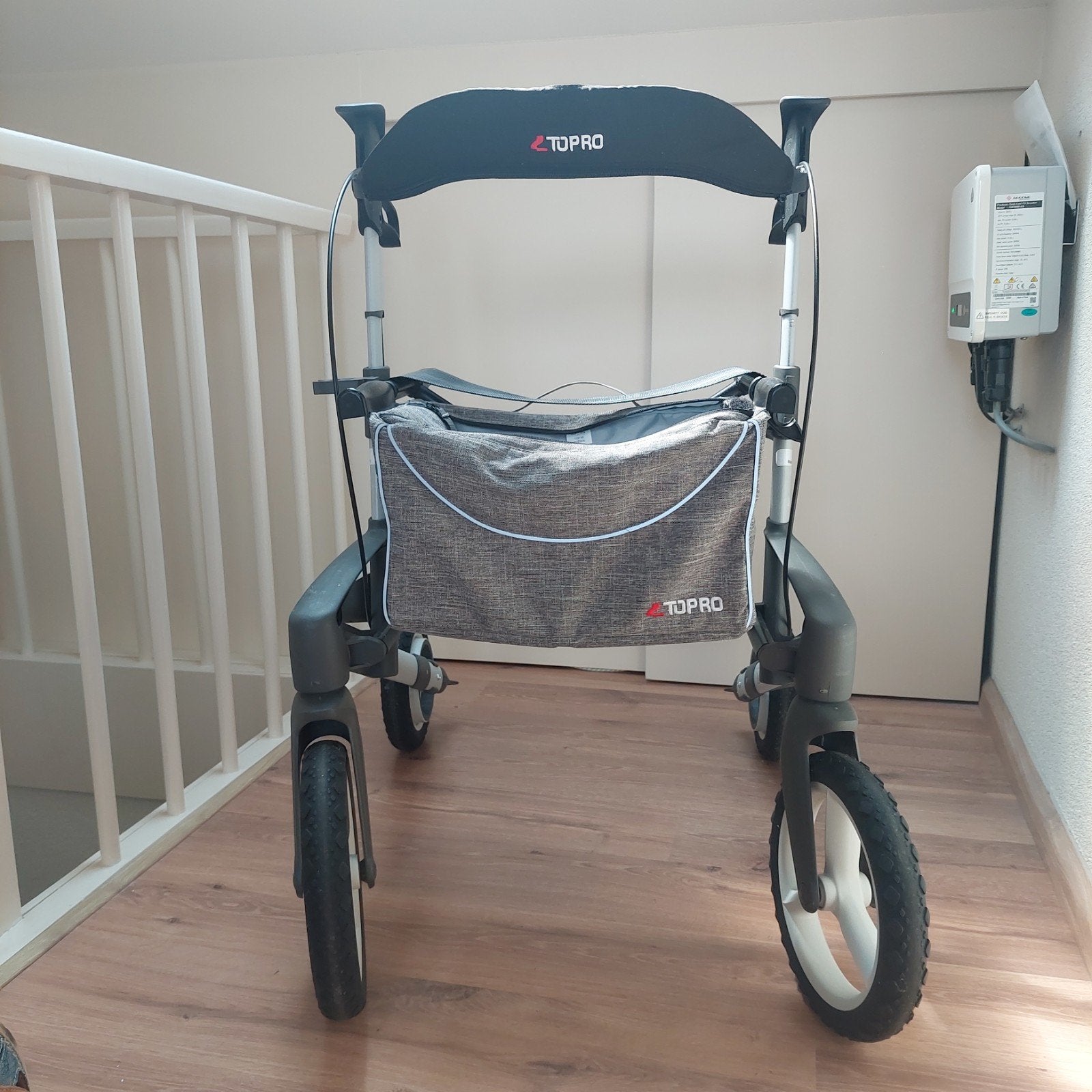 Rollator van het merk Topro, Ophalen