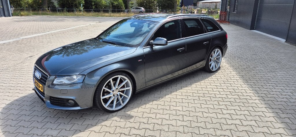 Audi A4 1.8 Tfsi Avant S-line|ABT|20" VOSSEN|NAP|, Voorwielaandrijving, Zwart, 4 cilinders, Handgeschakeld