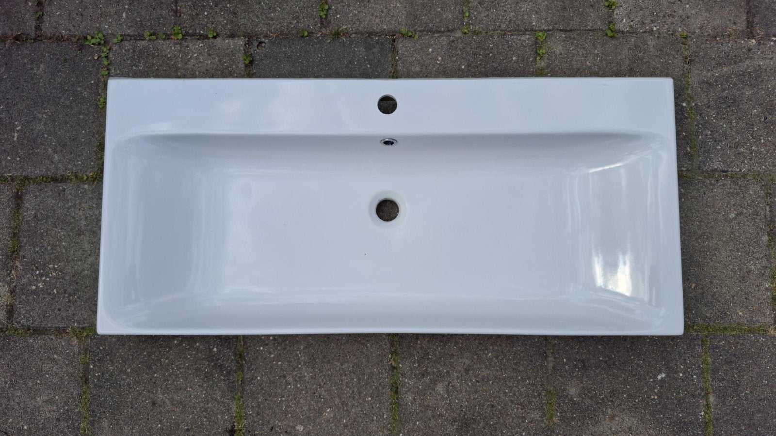Witte wastafel.   € 20, Ophalen, 50 tot 100 cm, Zo goed als nieuw, Minder dan 100 cm